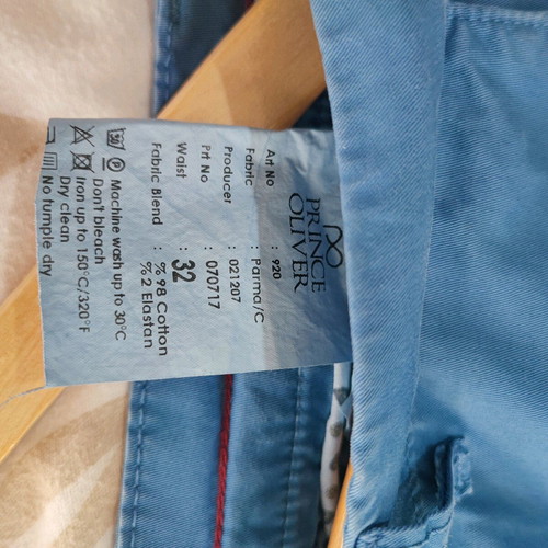 Chino pant and 2 plain T-shirts like new, size M, blue