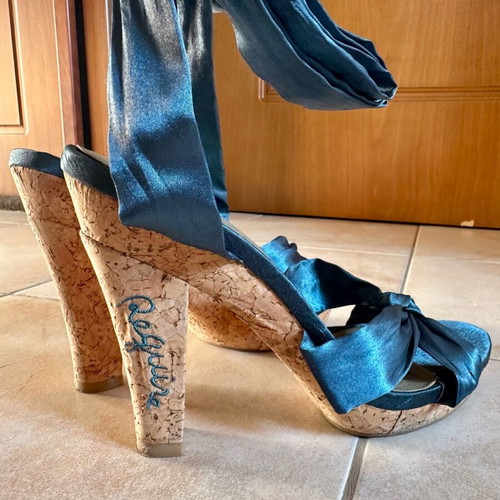 Women's sandals like new with fabric ribbons, size 39