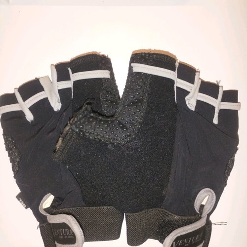 Women's cycling gloves like new