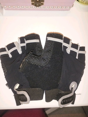 Women's cycling gloves like new
