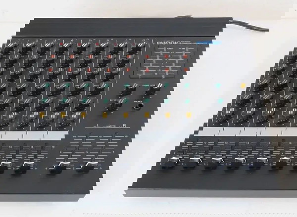 ΜΙΚΤΗΣ ΗΧΟΥ ΚΟΝΣΟΛΑ PHONIC BKX-8800