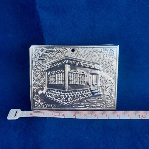 Metal votive new in excellent condition