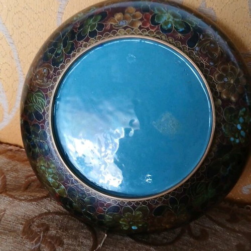 Decorative bowl with base like new
