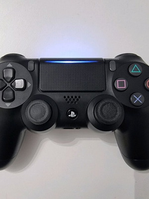 Ps4 controller черен употребяван в работно състояние