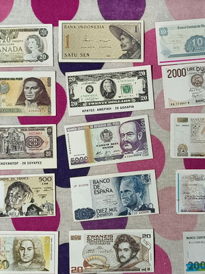 Χαρτάκια χαρτονομίσματα Καρουζέλ '92 σαν καινούργια, 15 τεμάχια