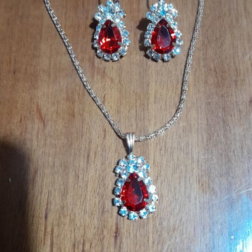 Jewelry set necklace earrings ring new gold-colored