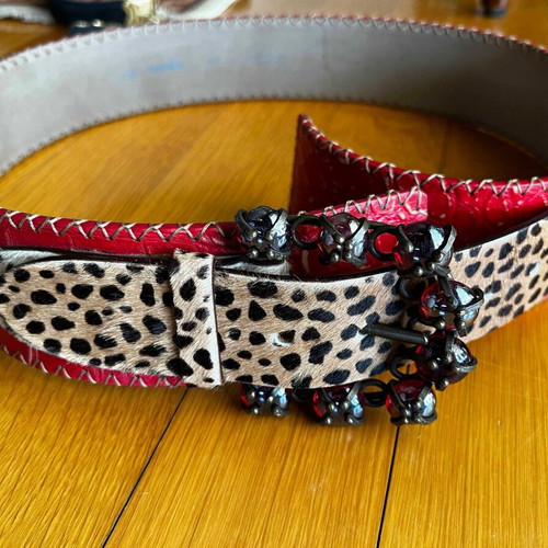 Vintage belt red with leopard synthetic like new, size 85