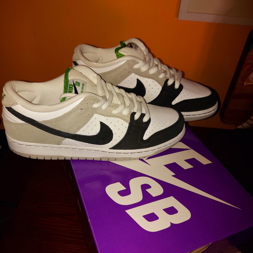Nike SB Dunk Low Pro "Chlorophyll" new, size 43