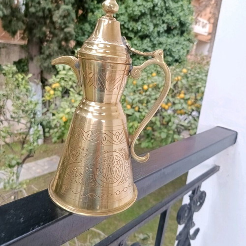 Traditional Arabic Dallah coffee pot vintage like new