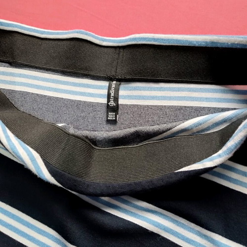 Stradivarius skirt like new, striped blue with white and light blue details, size M