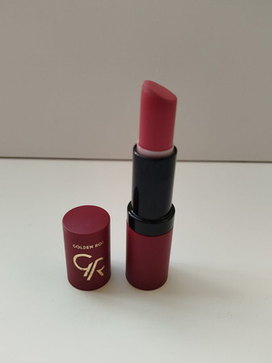 Golden Rose velvet matte lipstick no12 used