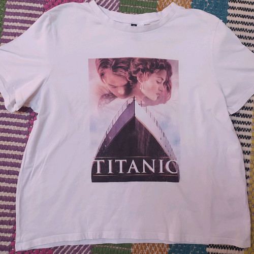 Titanic women's T shirt white like new
