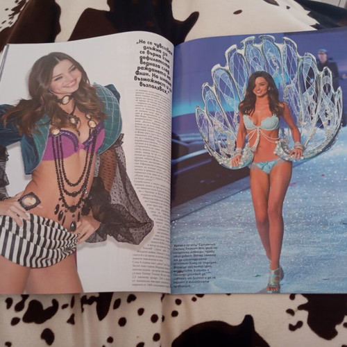 Hello! Bulgaria Magazine Issue 23 December 2011 like new