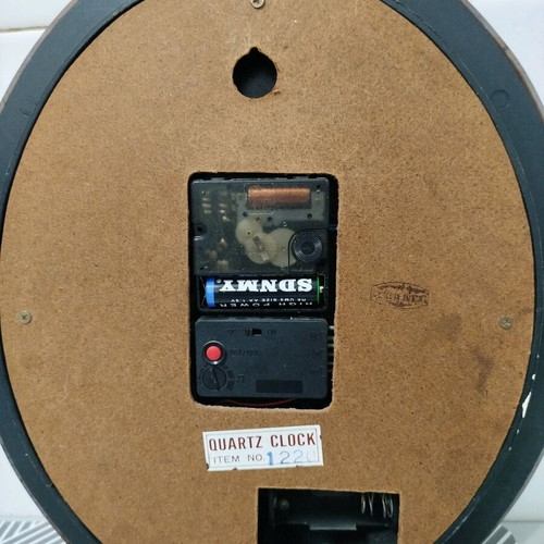 Analog wall clock like new