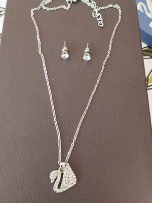 Swarovski κολιέ και σκουλαρίκια σετ σαν καινούργιο, ασημί