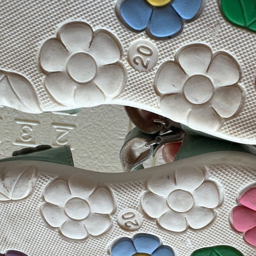Baby sandals size 20 papillon like new, 2 pairs