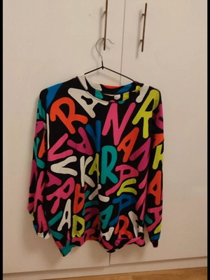 Karavan sweatshirt like new, colorful, one size