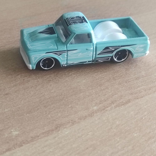Hot Wheels '67 Chevy C10 like new
