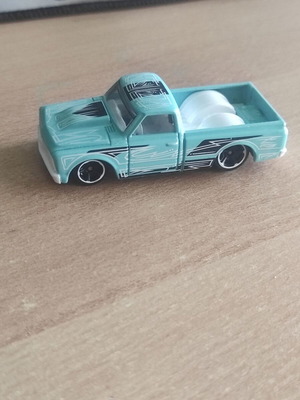 Hot Wheels '67 Chevy C10 like new