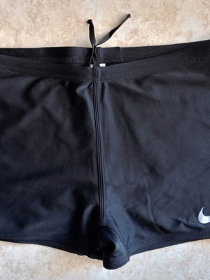 Nike Swim kids' swim shorts, black, size L (12-14 years)