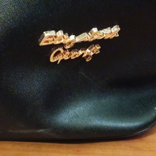 Elizabeth George Shoulder Bag Black like new, medium size