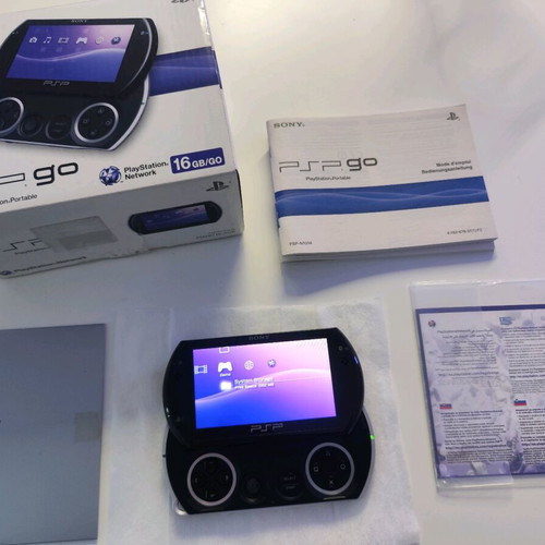 PSP Go like new, mint condition handheld console