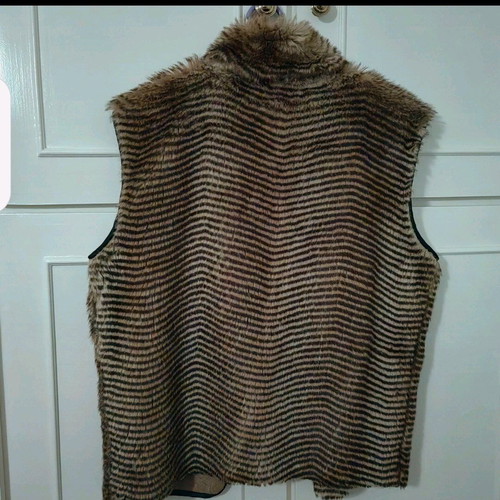 Synthetic fur vest brown like new with decorative zipper