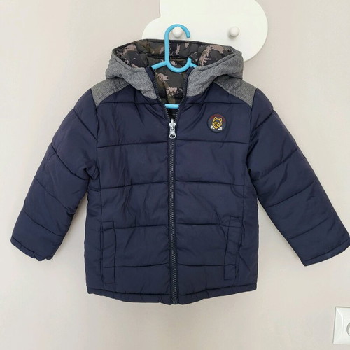 Reversible jacket for 2-year-old boy like new, blue and camouflage