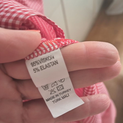Dress with cut out waist, red and white, like new, size M