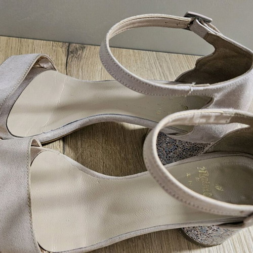 Mairiboo for Envie beige sandals size 37 used