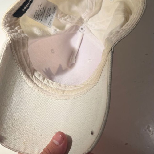 Dsquared2 Maple Leaf cap like new, off-white