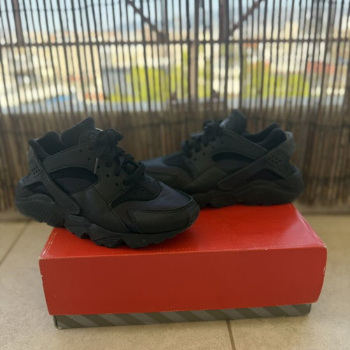 Nike Air Huarache women's sneakers size 37.5 black like new