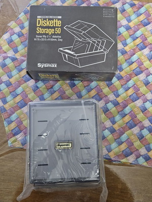 Diskette Storage for 5.25 Floppy Discs new in box
