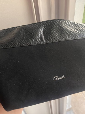 Axel suede handbag like new, black, without strap