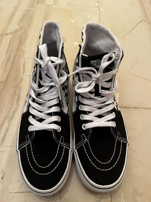 Μποτάκια Vans σαν καινούργια, μέγεθος 41, μαύρο και άσπρο