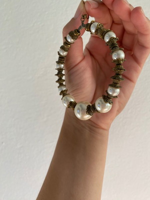 Handmade earring with pearls single