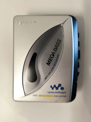 Sony Walkman WM-EX190 Mega Bass like new portable cassette player