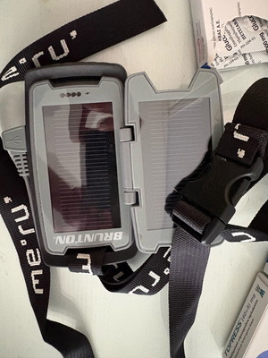 Brunton solar charger καινούργιο