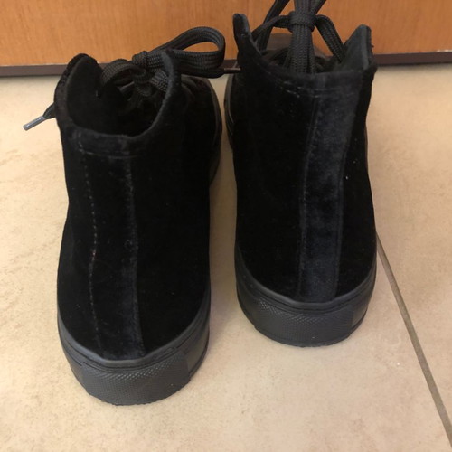 Italian athletic shoes new, black velvet size 37