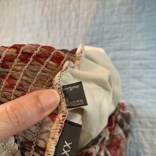 Mexx vintage midi skirt size Small, like new, beige and red