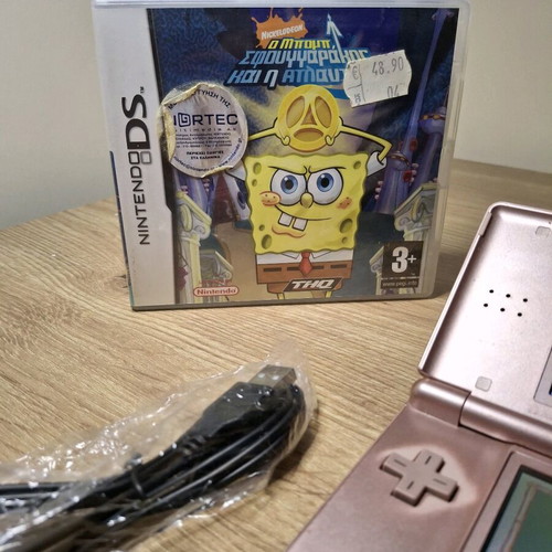 Nintendo DS Lite Metallic Rose used with SpongeBob game and charger