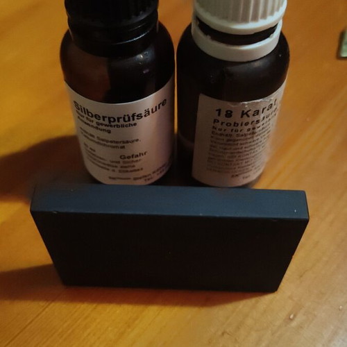 Gold and silver testing stone with liquids for 8k to 24k