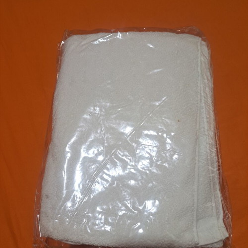 Towel set white 2 pieces new, face embossed and plain body