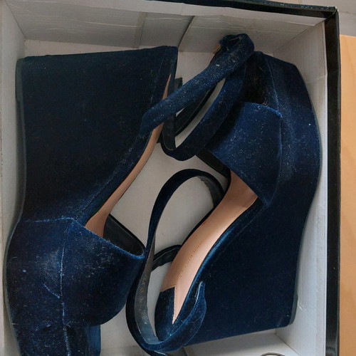 Suede blue platform shoes used size 40 in very good condition