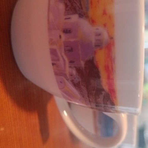 Set of 2 cups with Santorini and sea design like new