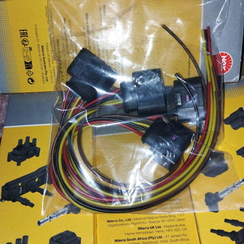 NGK R8 Red πολλαπλασιαστές και αντάπτορες και φίσες καινούργια πακέτο
