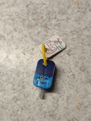 Μπρελόκ φιγούρας Kinder Surprise από τη σειρά Crayon σαν καινούργιο