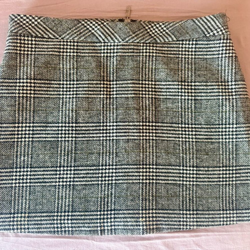 Wool short skirt Zini like new, black and white, size L