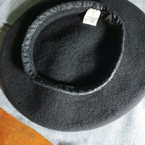 French beret dark blue like new, size M