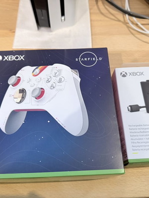 Xbox Starfield Controller with Battery Pack new